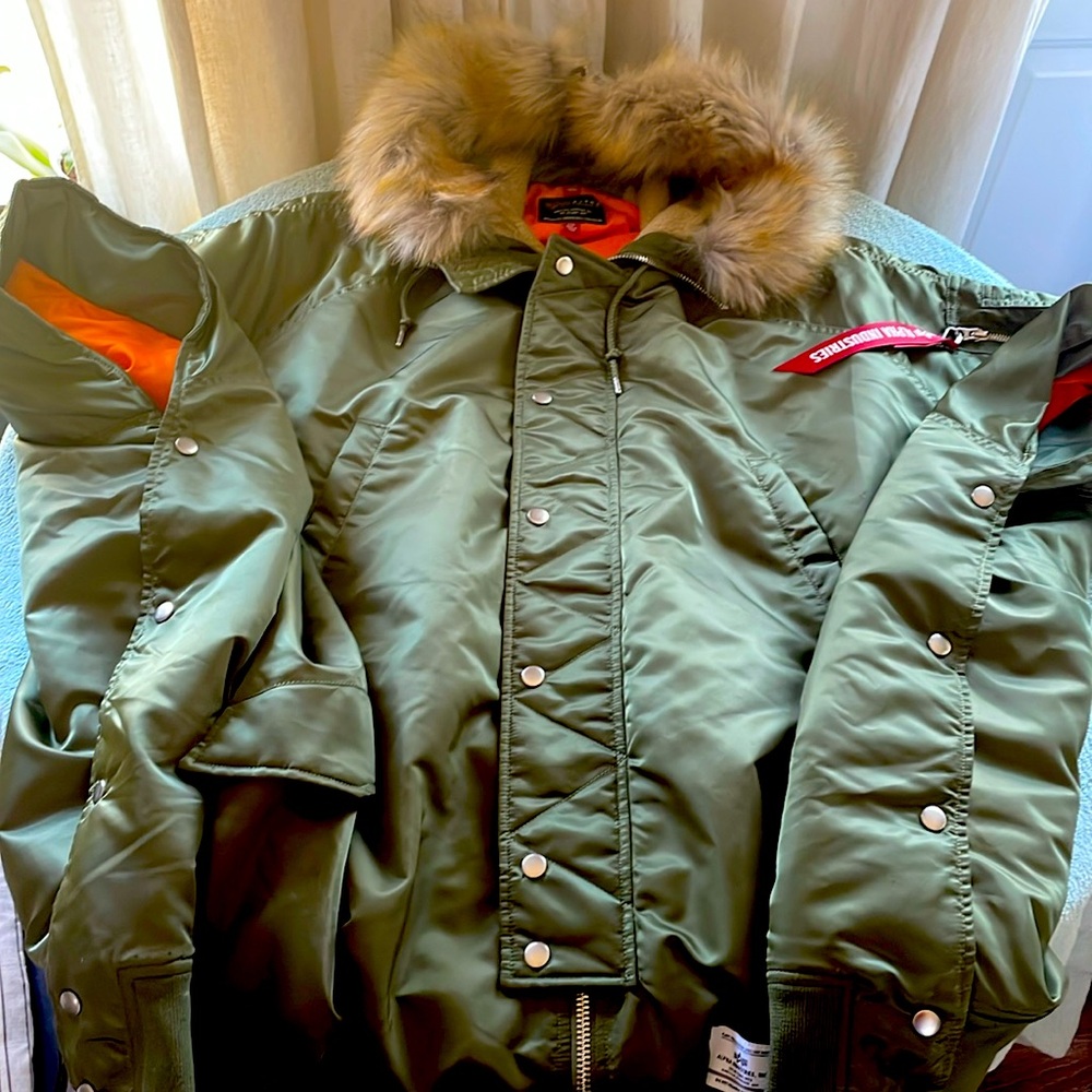 Alpha Industries -Parka- Size Large